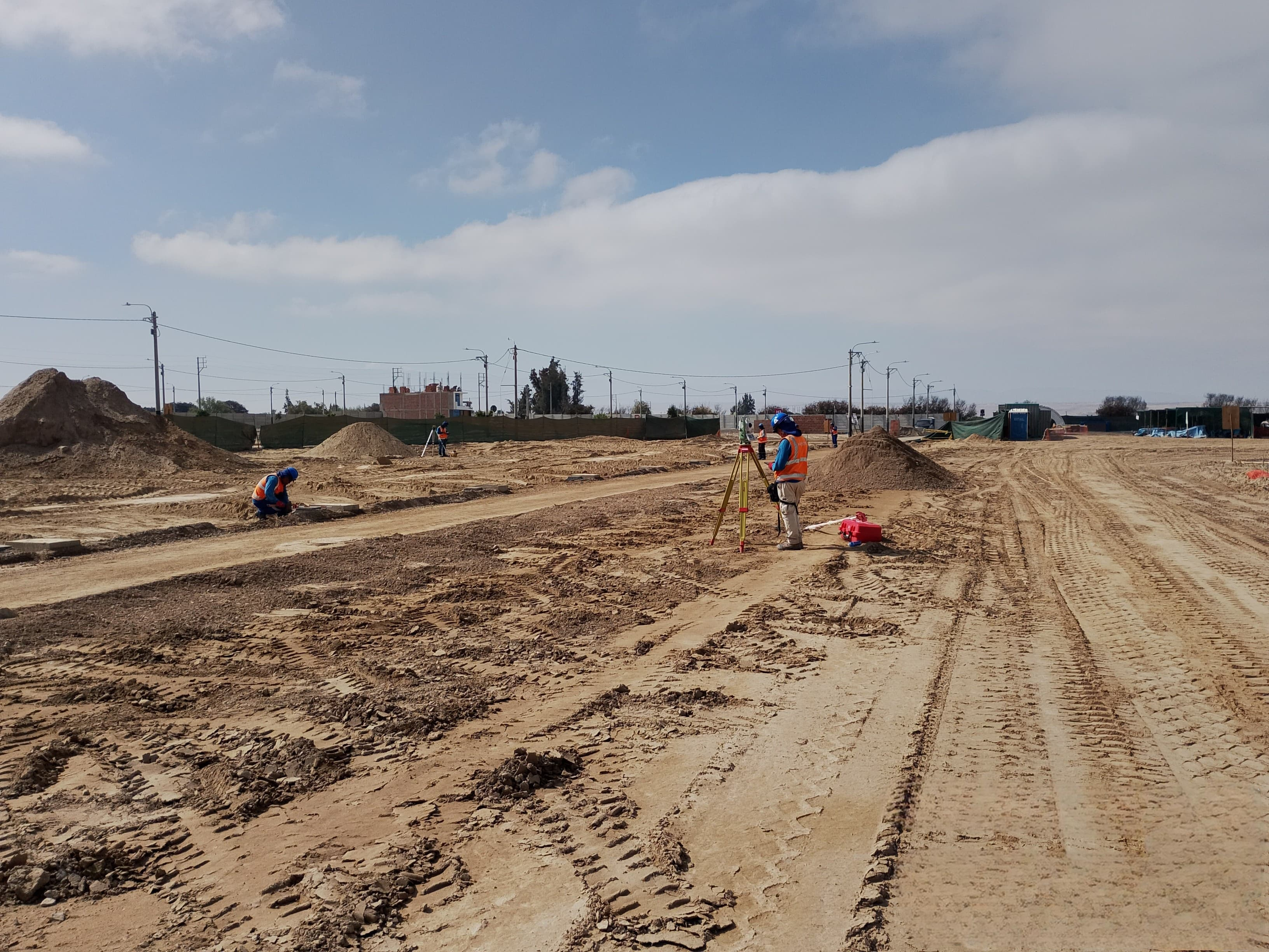 Equipo arqueológico en terreno